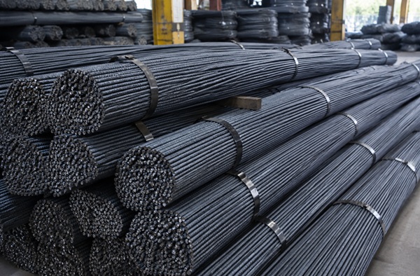 Giá thép xây dựng tiếp tục giảm, nhiều doanh nghiệp đồng loạt điều chỉnh đầu tháng 6