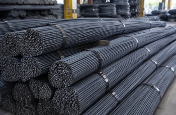 Giá thép xây dựng tiếp tục giảm, nhiều doanh nghiệp đồng loạt điều chỉnh đầu tháng 6